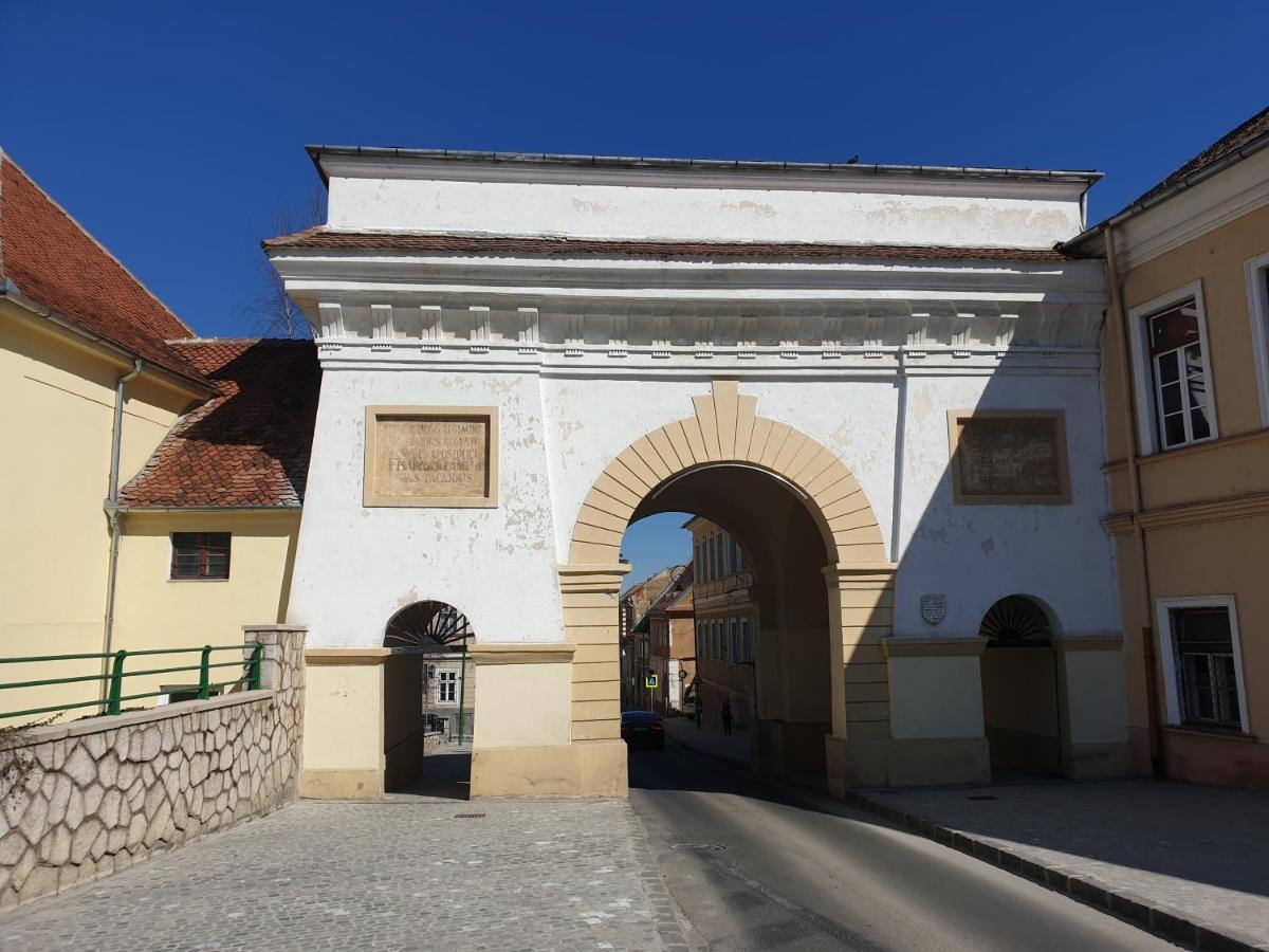 Apartament Garii Brasov Luaran gambar